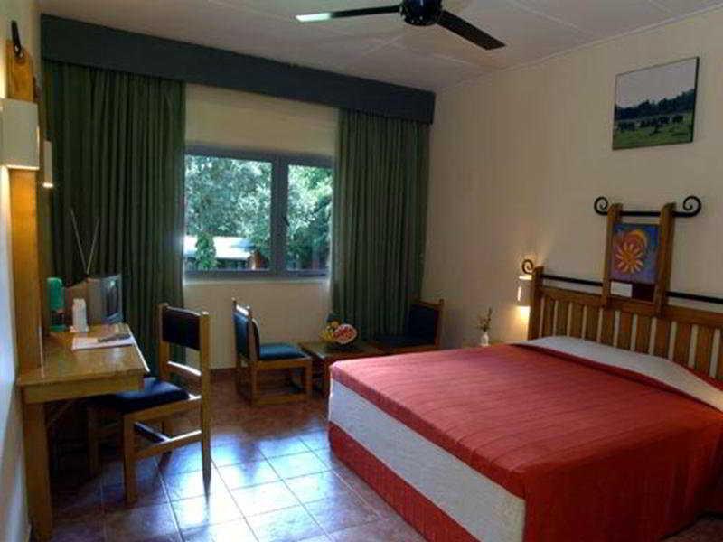 Miridiya Lake Resort Anuradhapura Bagian luar foto